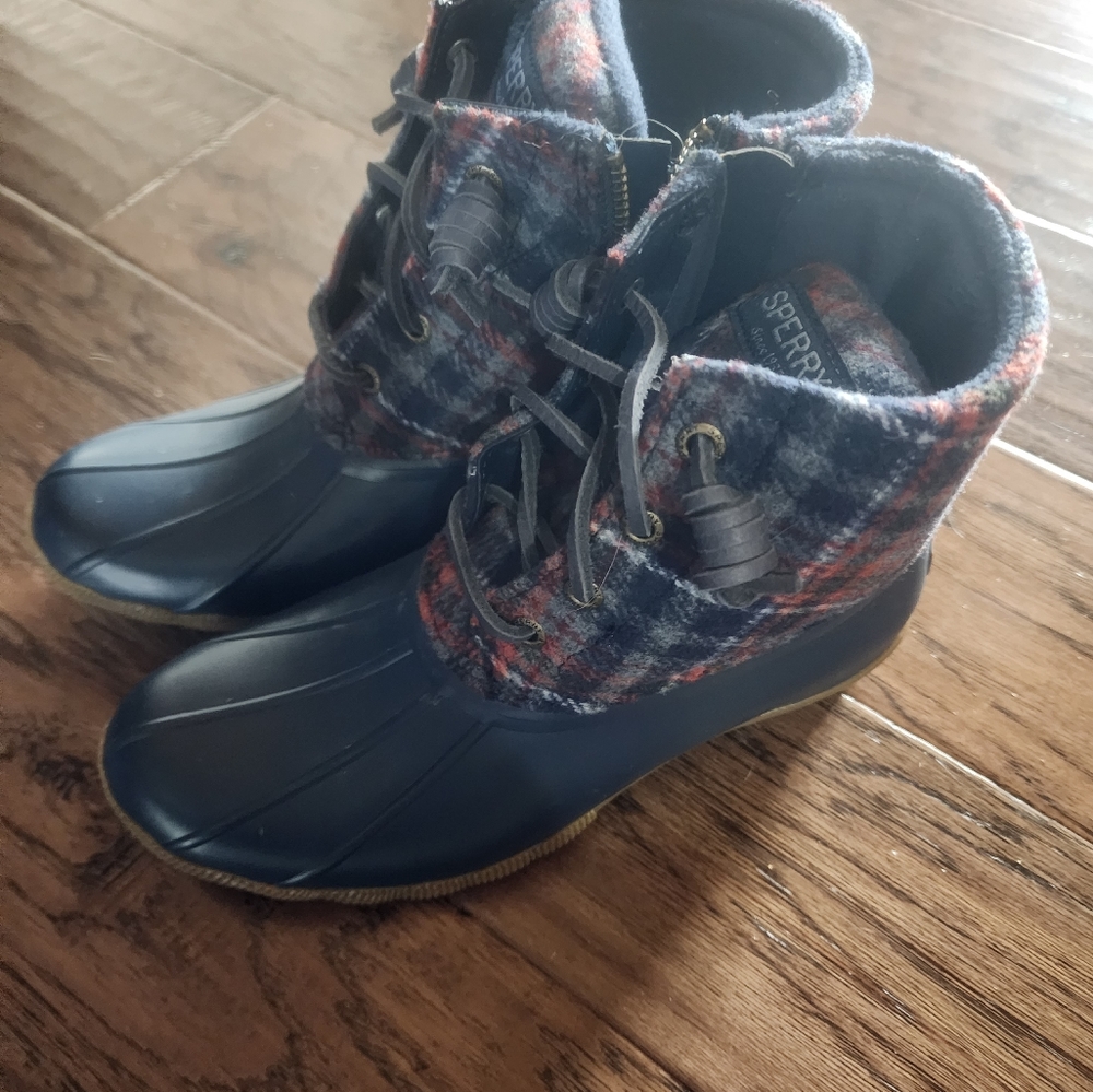 Brand new Sperry boots